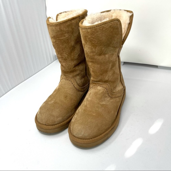 Ugg Chestnut Pull On Sherpa lined Leather Boots size 5 Great - Picture 2 of 12